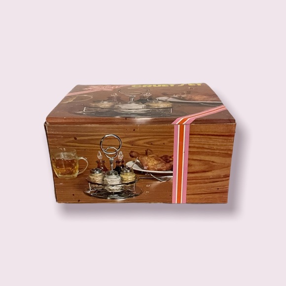 Cruet Set - Picture 2 of 2